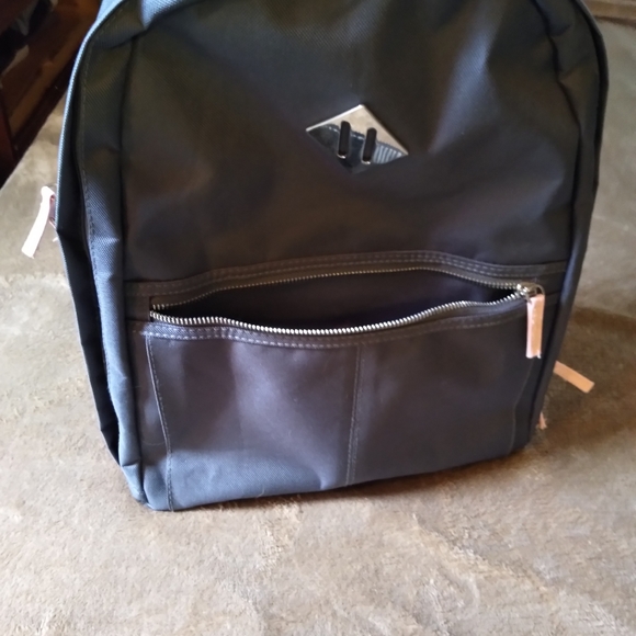 🆕GRAY BACKPACK - Picture 4 of 6